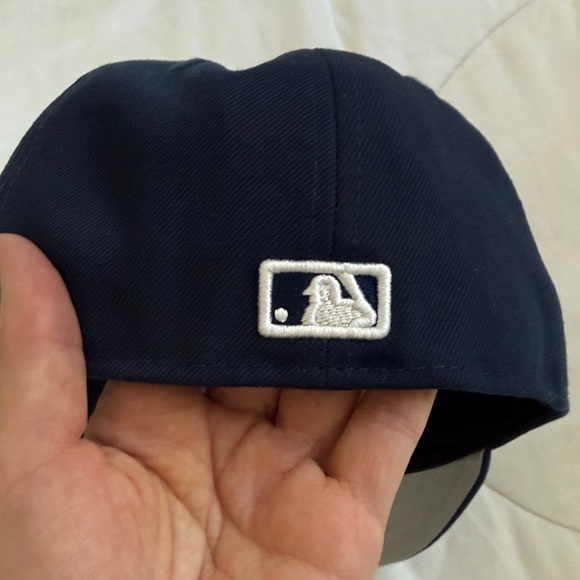 New Era Navy Fitted White Sox Cap - Picture 9 of 9